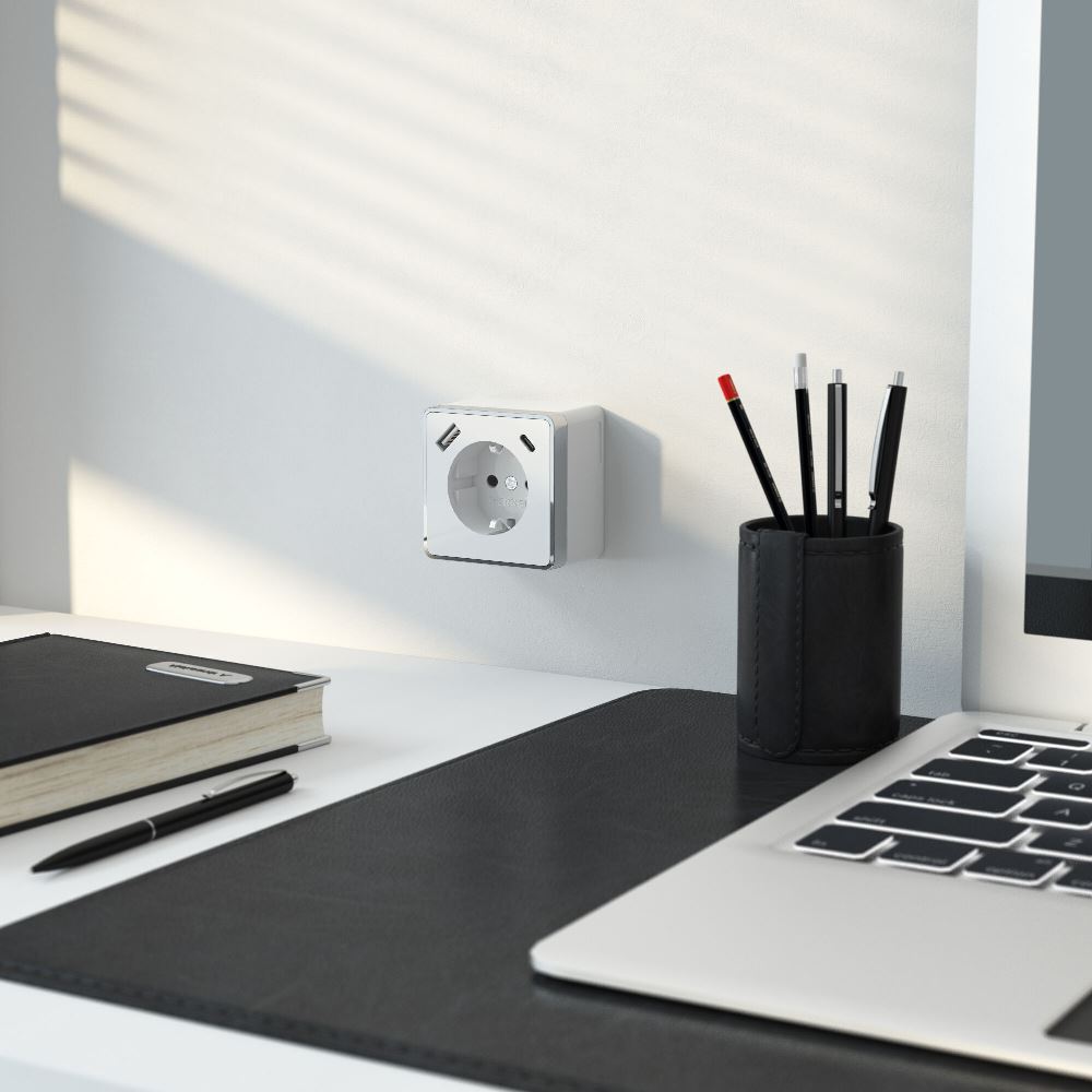 Розетка накладная Werkel Gallant с заземлением, шторками и USB тип A+C Белый W5071701 — изображение 2