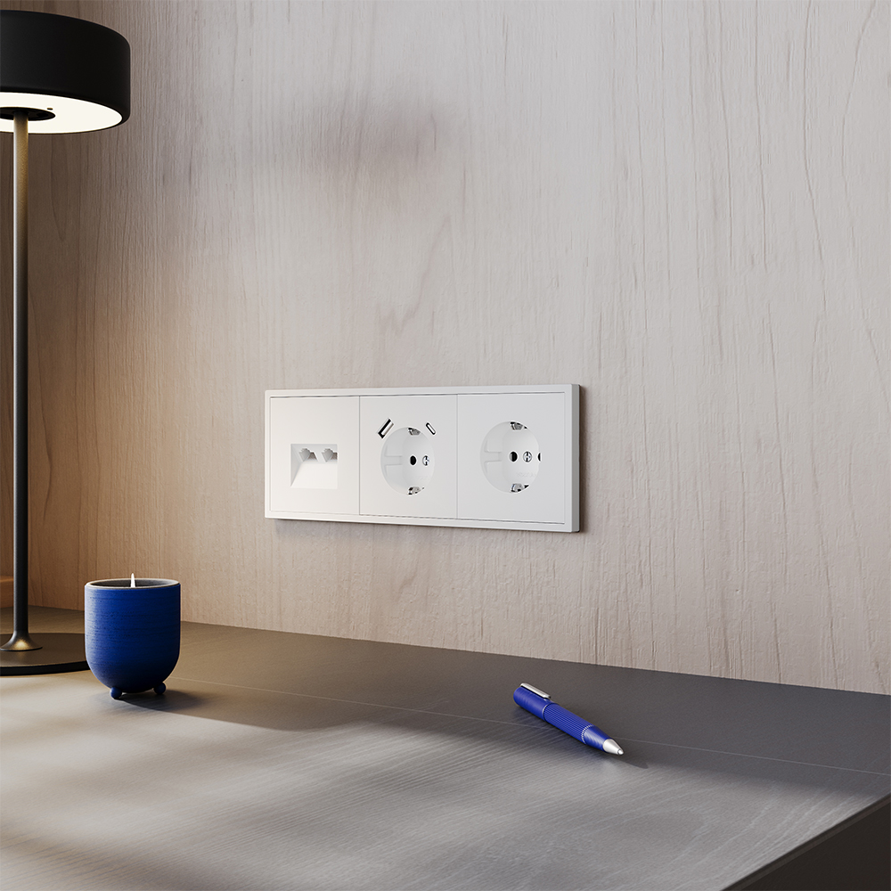 Розетка встраиваемая Voltum S70 с заземлением, шторками и USB A+C Белый матовый VLS040502 — изображение 5